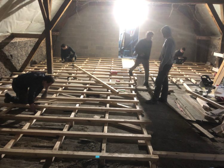 préparation avant pose chape sèche