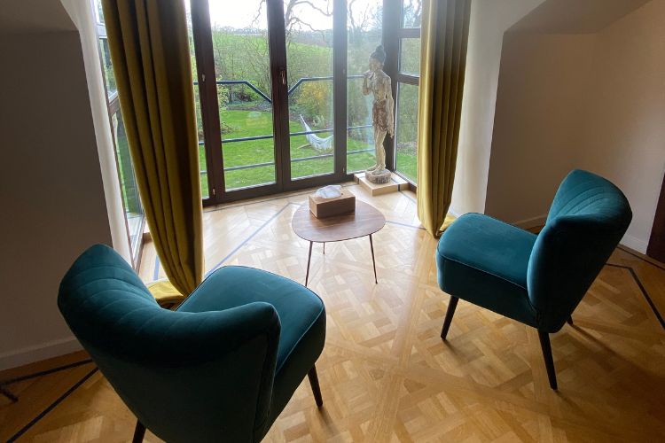 Pose d'un parquet à motifs en chêne massif