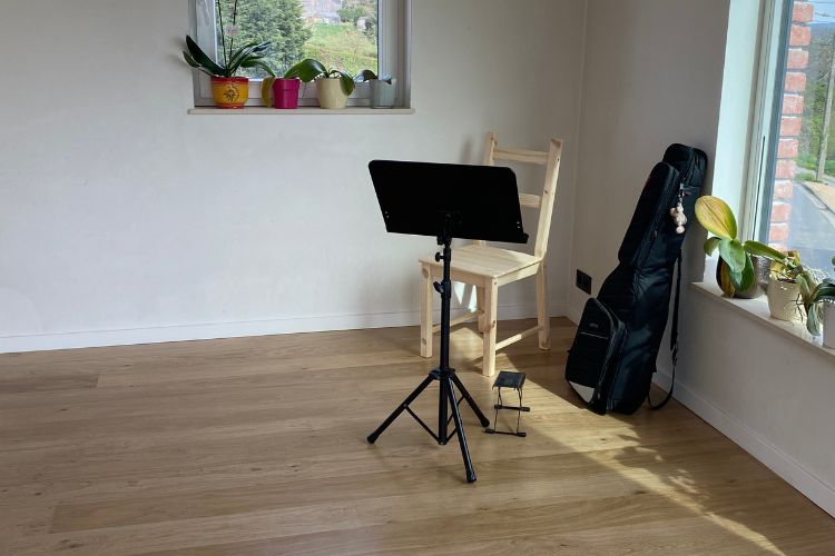Placement de parquet semi-massif en chêne rustique